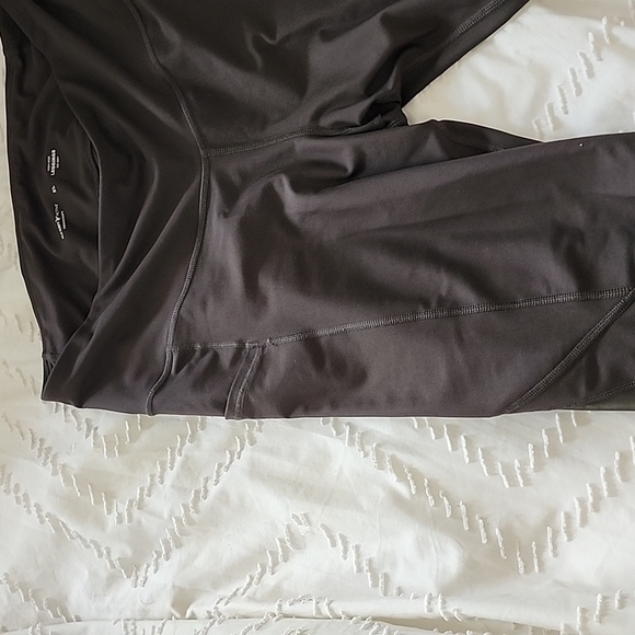 Old Navy Active Powersoft High rise leggings - Picture 2 of 3